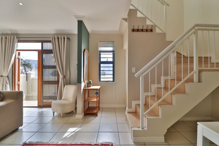 To Let 2 Bedroom Property for Rent in Royal Ascot Western Cape